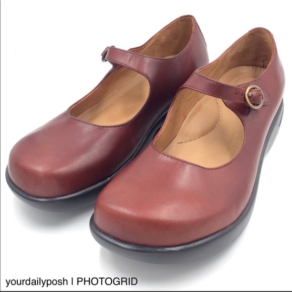 Dansko Diana brown leather Mary Jane loafer flats